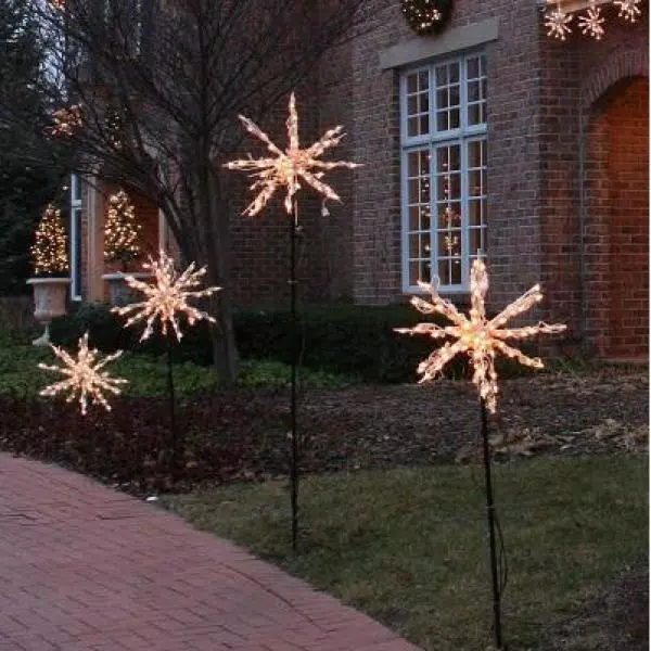 HOLIDYNAMICS HOLIDAY LIGHTING SOLUTIONS Outdoor Holiday Yard Stakes