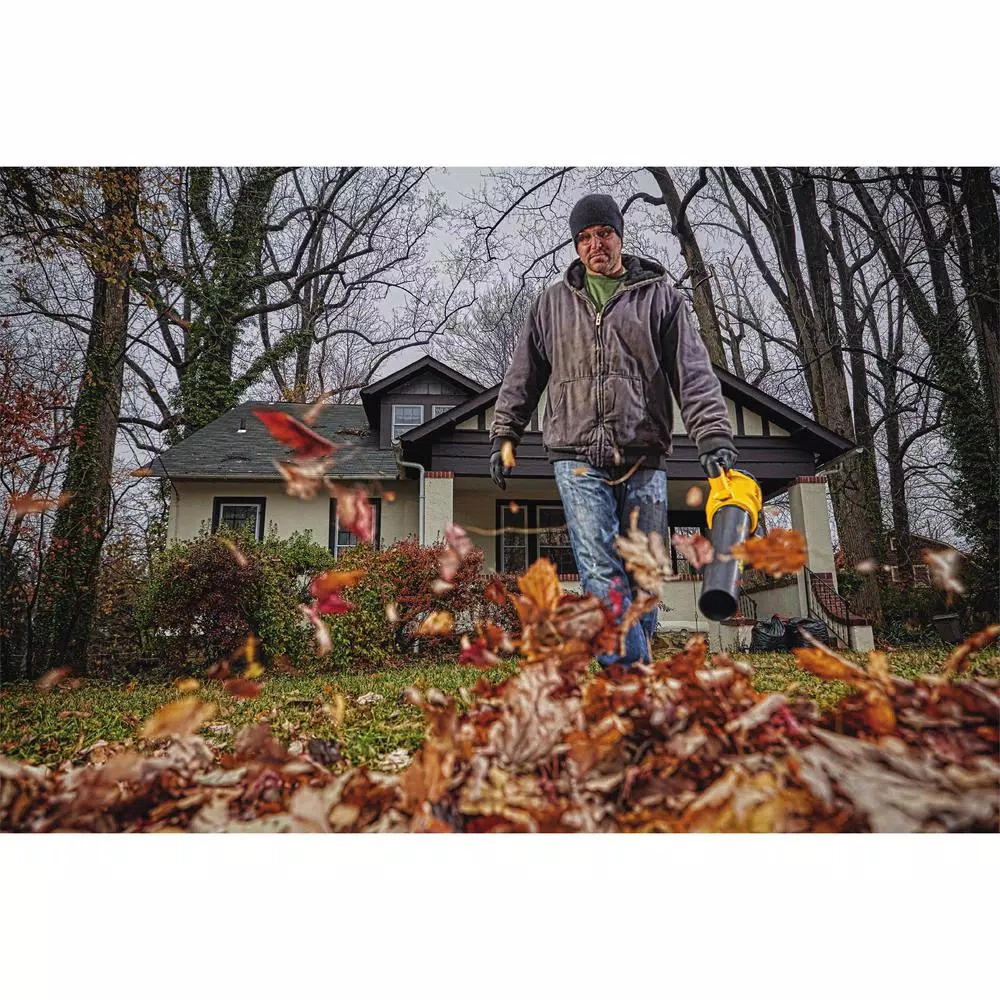 DEWALT 20V MAX Lithium-Ion Cordless String Trimmer and Blower Combo Kit (2-Tool), (1) 4.0Ah Battery and Charger Included