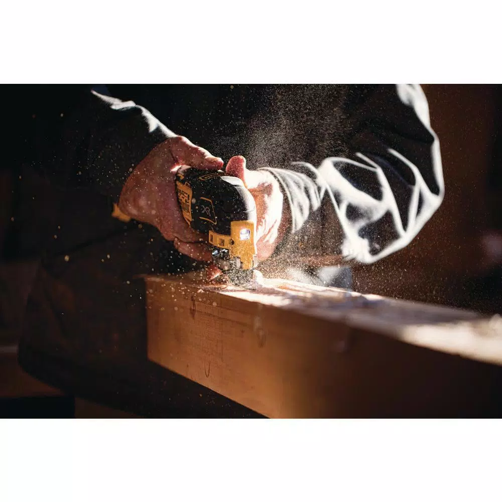 DEWALT 20-Volt MAX XR Cordless Brushless 3-Speed Oscillating Multi-Tool with (1) 20-Volt 3.0Ah Battery & Charger