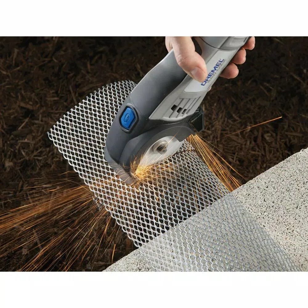 Dremel Factory Reconditioned Saw-Max 6.0 Amp Variable Speed Corded Tool Kit with Carbide Blade
