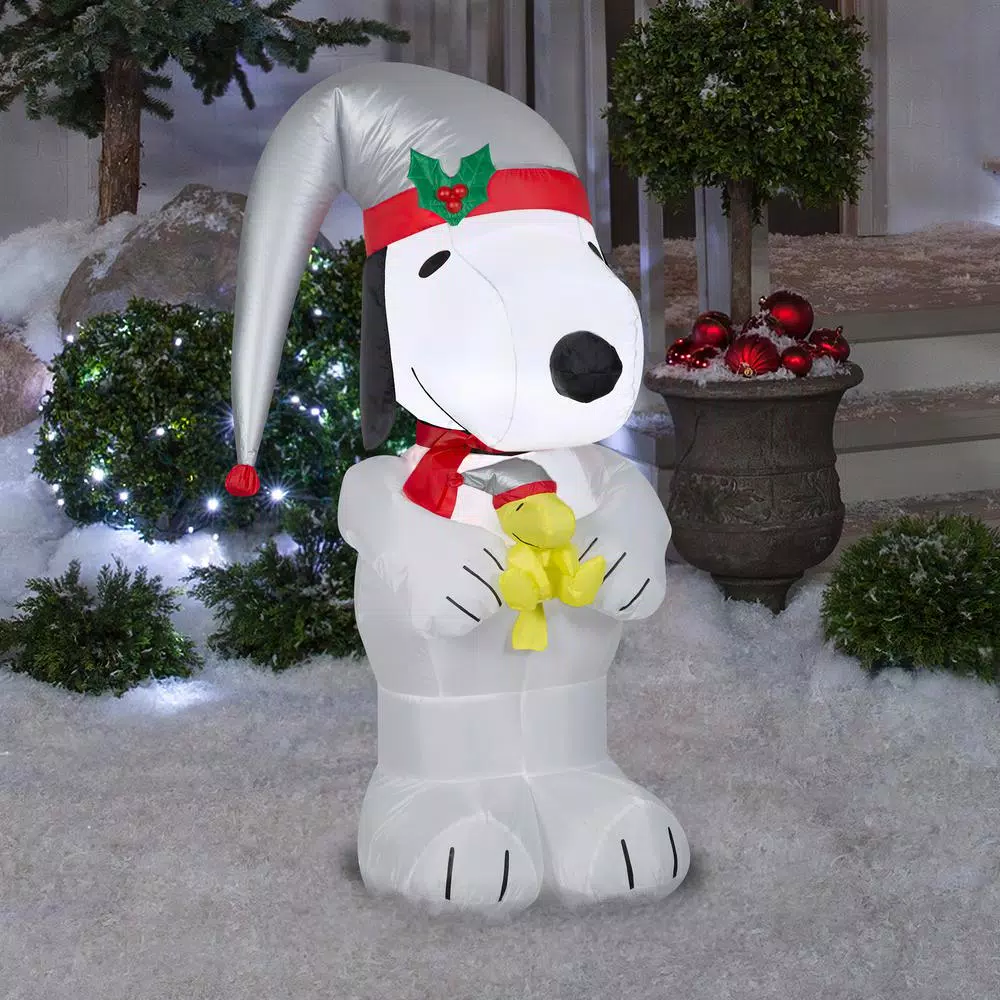 Gemmy 3.5 ft. Airblown-Snoopy Holding Woodstock Platinum Accents-SM-Peanuts