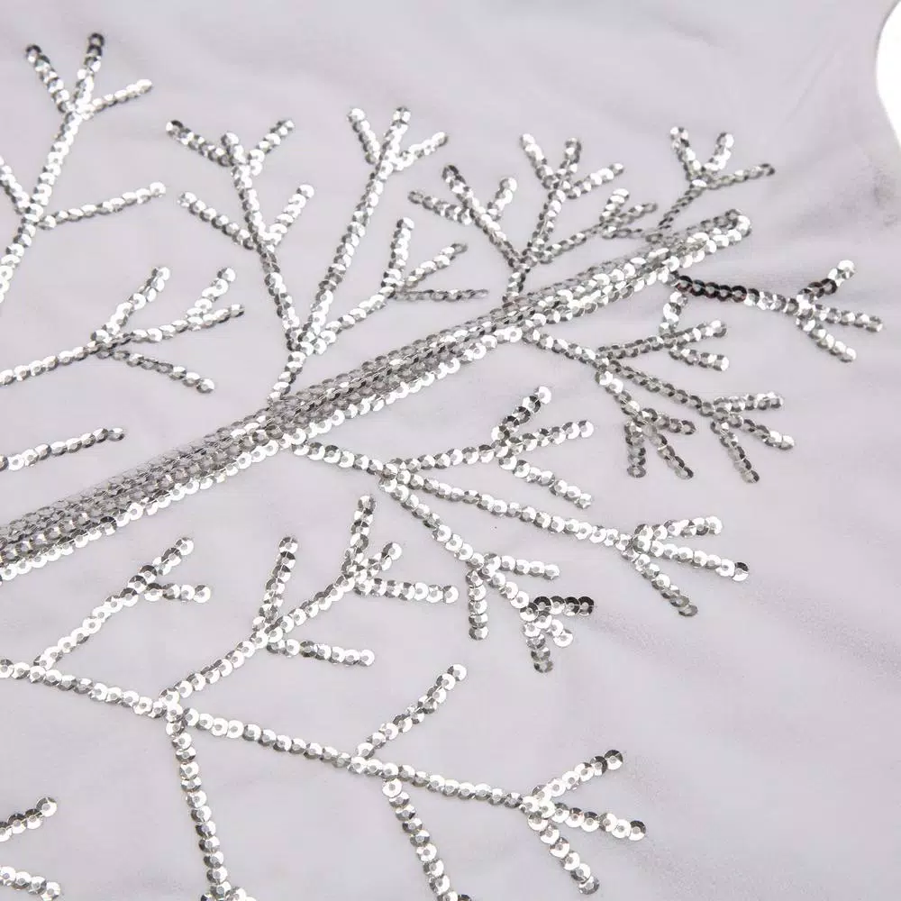Glitzhome 48 in. D White Fleece Christmas Tree Skirt