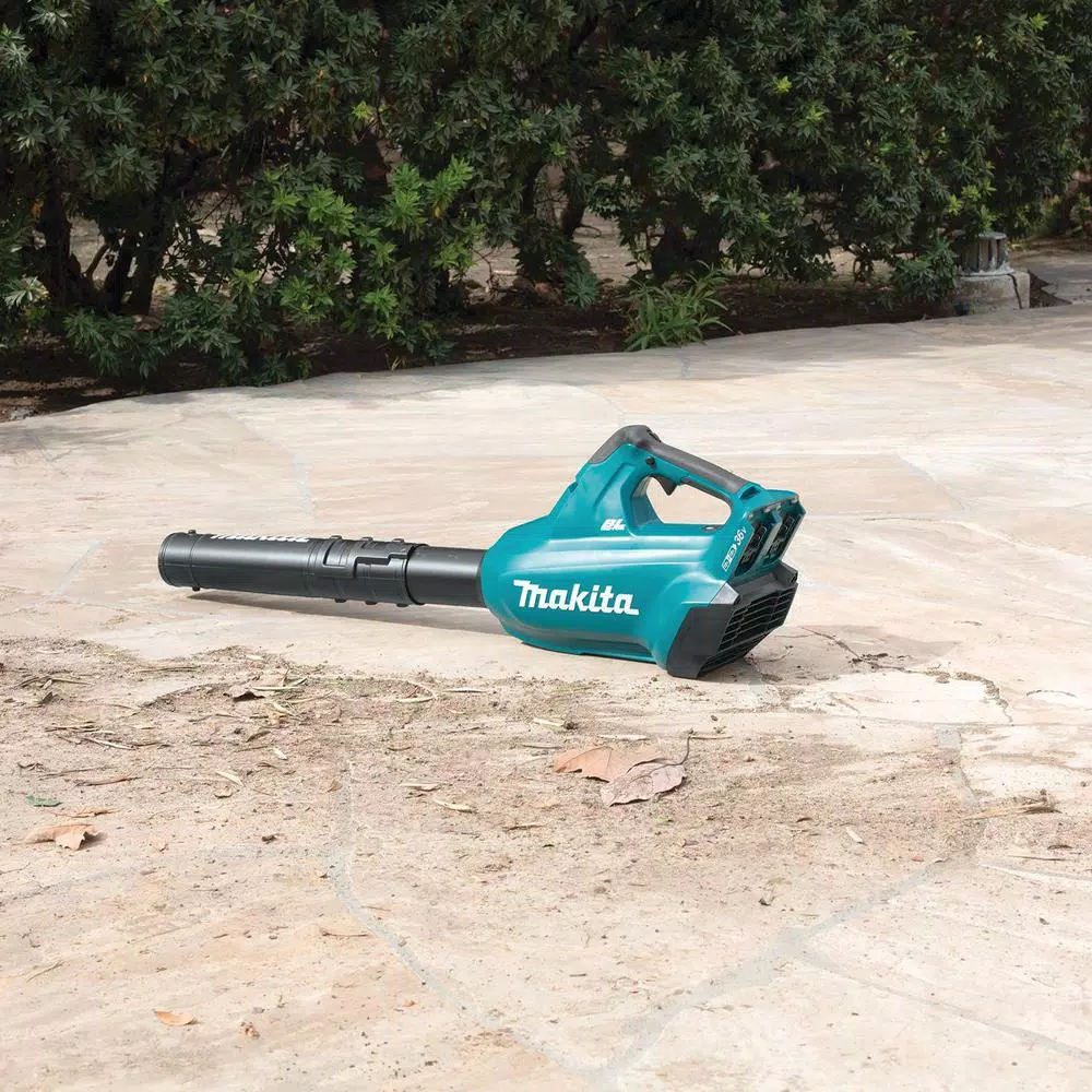 Makita 18V X2 LXT Blower and 18V X2 LXT 16 in. Chain Saw with bonus 18V LXT Starter Pack