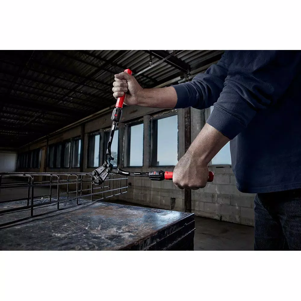 Milwaukee 24 in. Adaptable Bolt Cutter With POWERMOVE Extendable Handles W/ 14 in. Adaptable Bolt Cutter