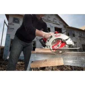 Milwaukee M18 18-Volt Lithium-Ion Brushless Cordless 7-1/4 in. Circular Saw Kit and PACKOUT 10 in. Compact Tool Box