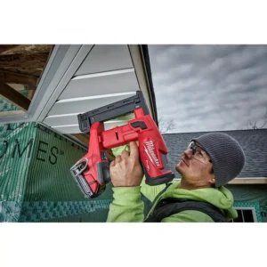 Milwaukee M18 FUEL 18-Volt Lithium-Ion Brushless Cordless 18-Gauge 1/4 in. Narrow Crown Stapler Kit w/ Battery 2Ah, Charger & Bag