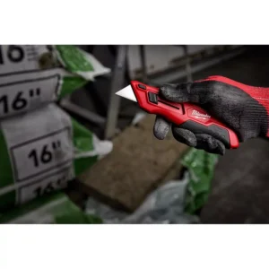 Milwaukee Slide-Out Utility Knife with General Purpose Blade Storage